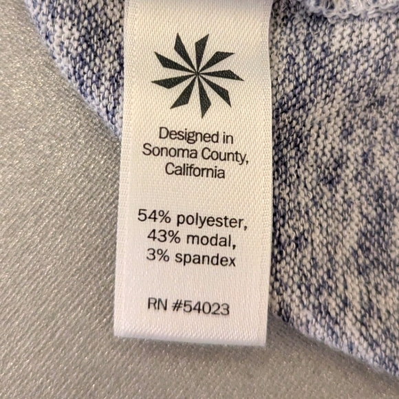 Athleta Heather Grey Long Sleeve Sweater Size Small - Picture 3 of 6